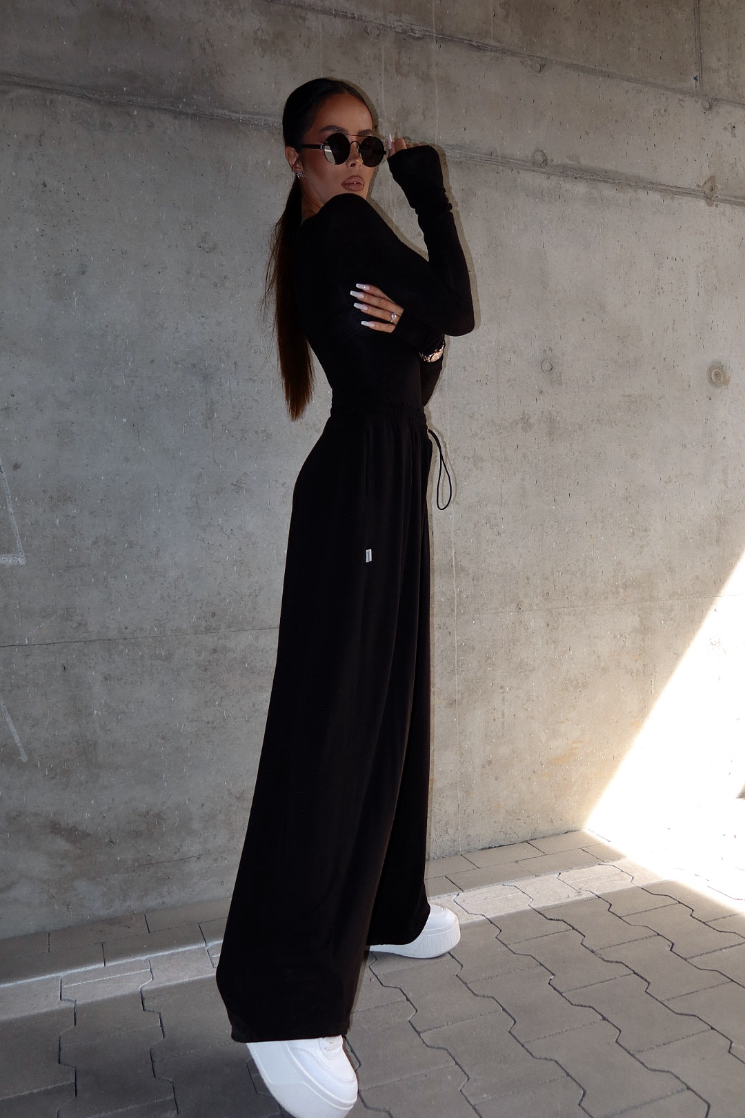 Top HUGGIE czarny LAMANUEL - obrazek 8