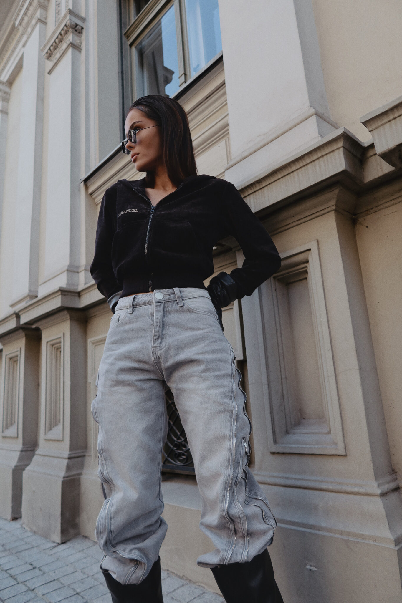 Bluza VELVETY czarna LAMANUEL - obrazek 3