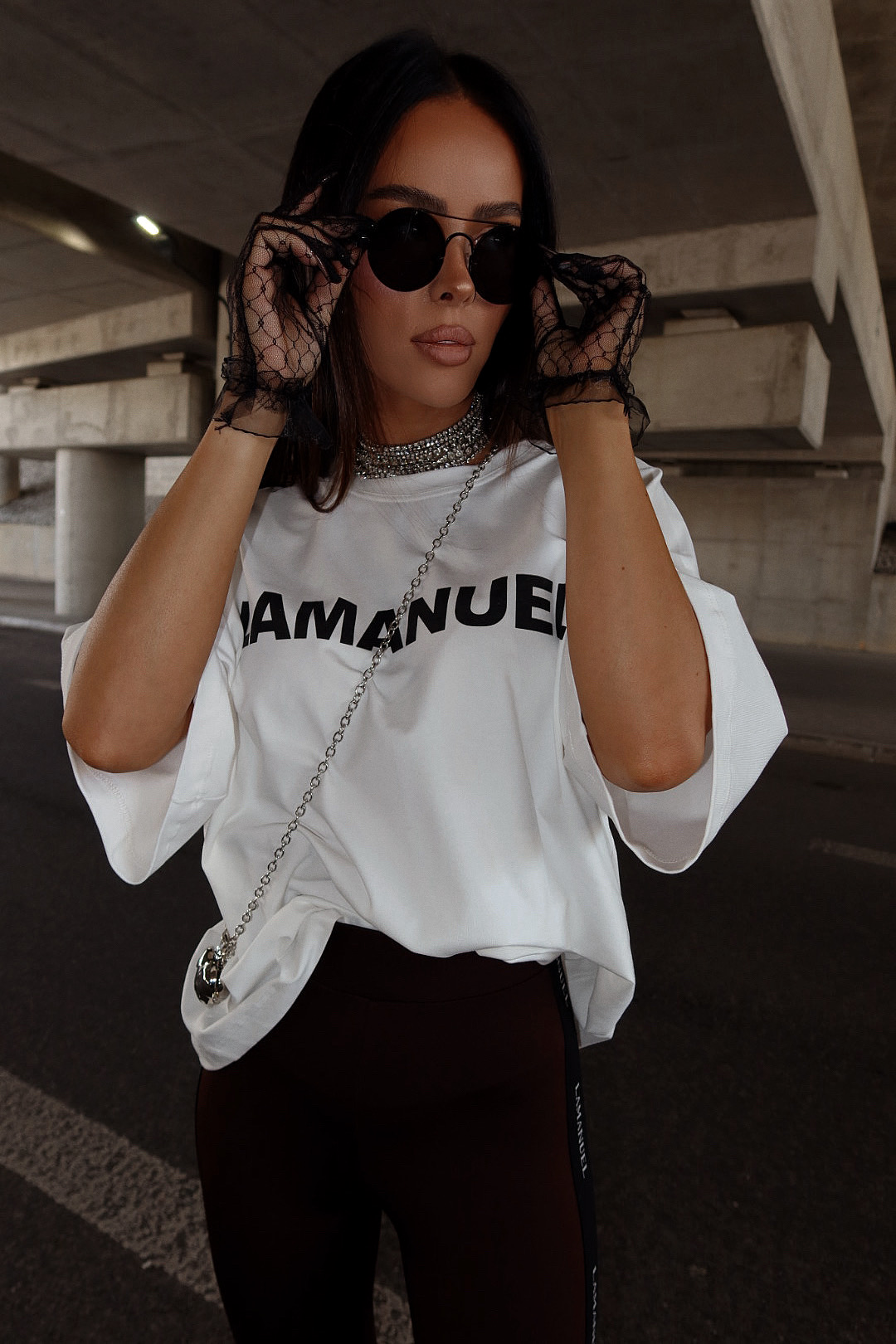 Tshirt NOIR ecru/czarny LAMANUEL - obrazek 7