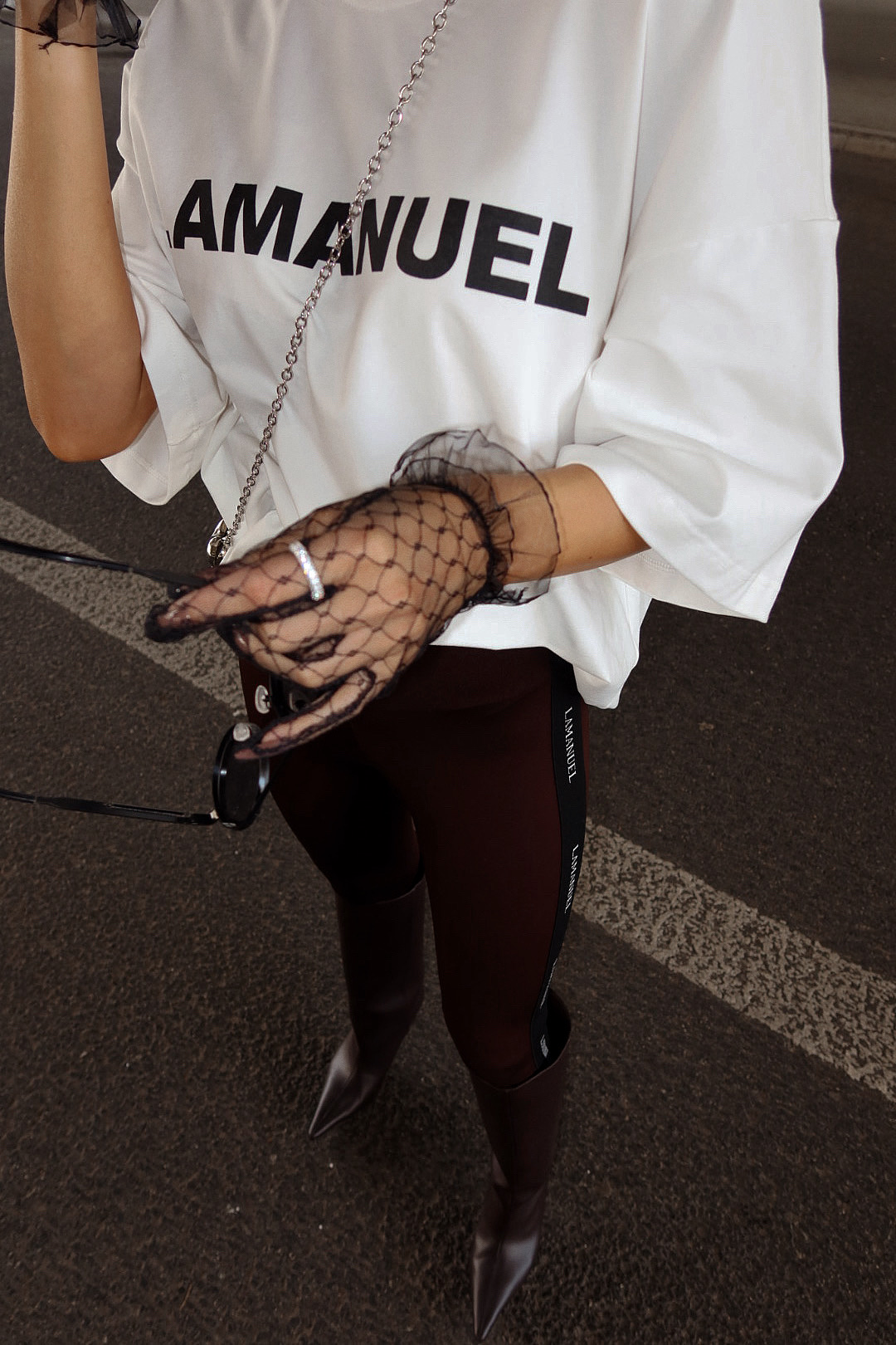 Tshirt NOIR ecru/czarny LAMANUEL - obrazek 8